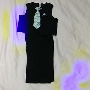 #654 George jacket with pants and tie. Size: 24 months